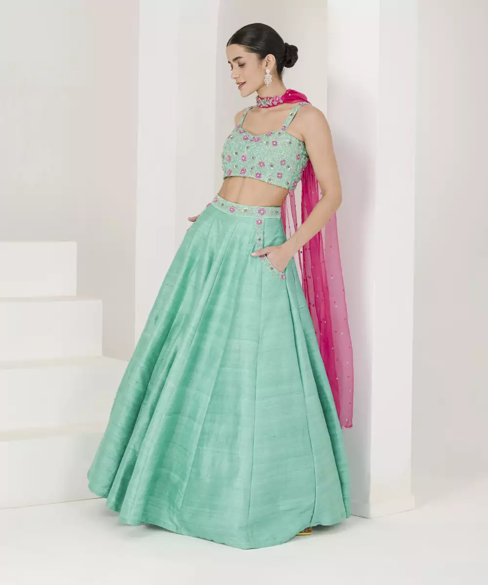Wedding Outfit Ideas for Women