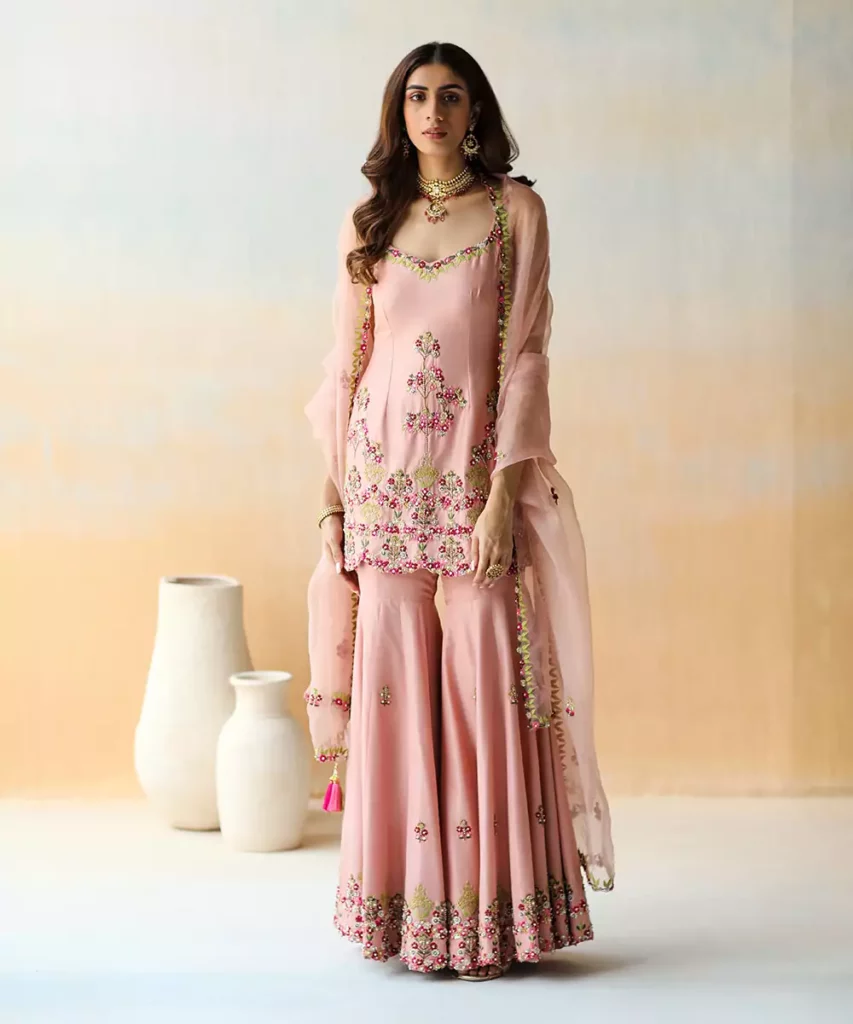 Stylish Navratri dresses for womens